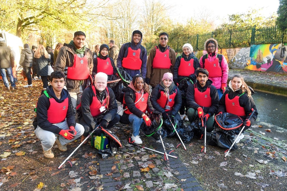 DMU student volunteers during last year’s Big River Clean-up in Leicester to coincide with COP 28